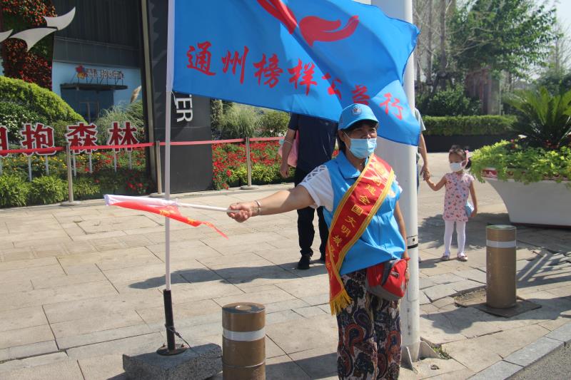 <strong>男人操女人操女人操到高潮迭起免费视频黑丝出水</strong>